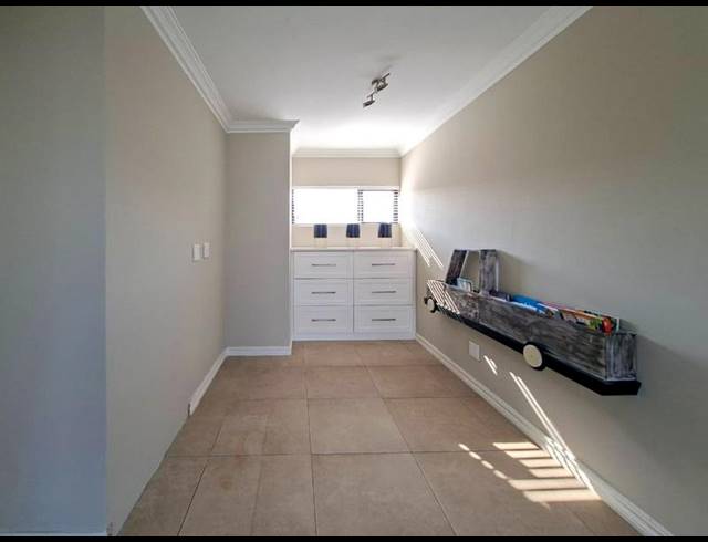 3 BEDROOM HOUSE FOR SALE IN MIDSTREAM ESTATE